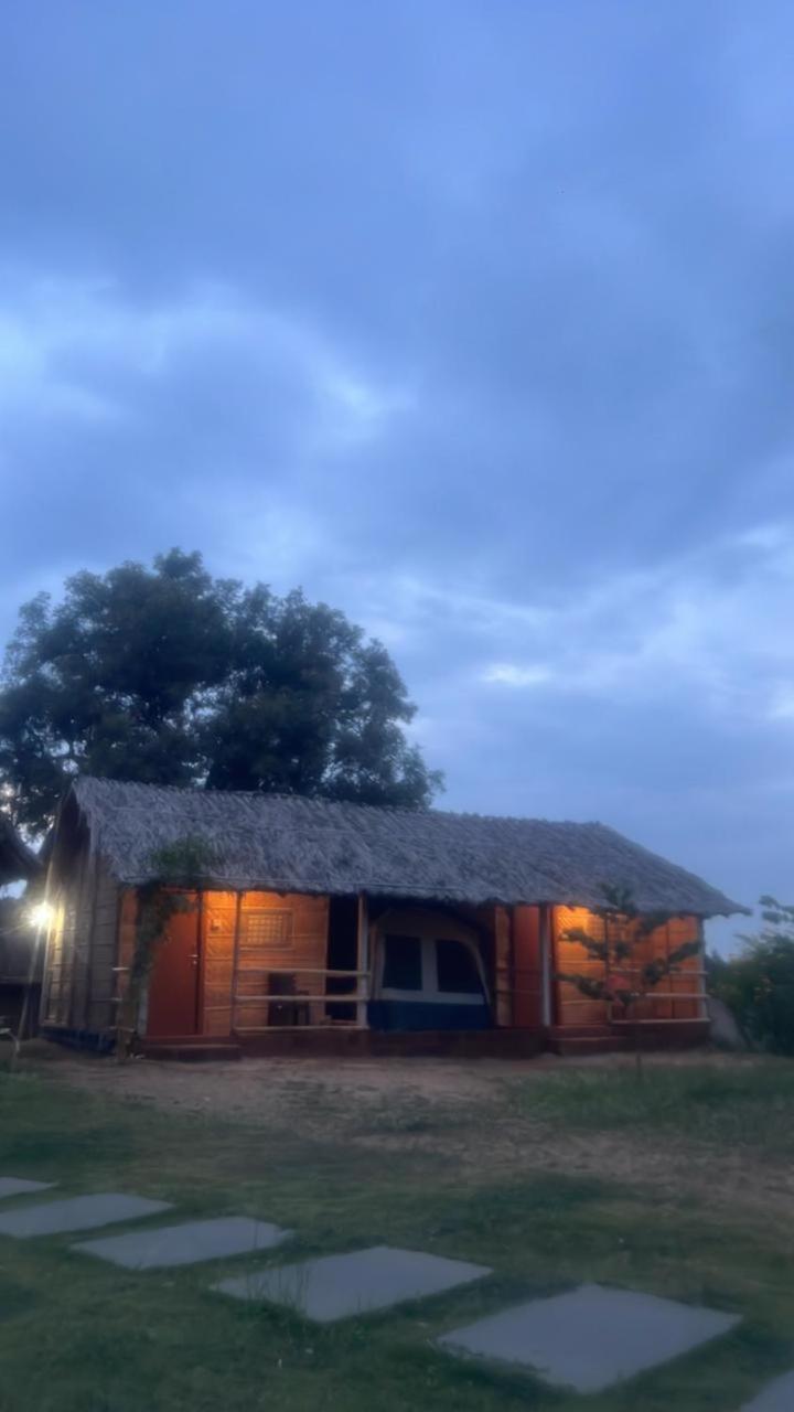 Banana Tree Home Stay 亨比 外观 照片