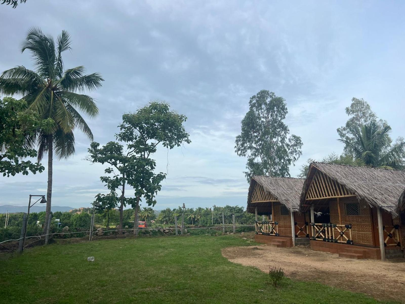 Banana Tree Home Stay 亨比 外观 照片
